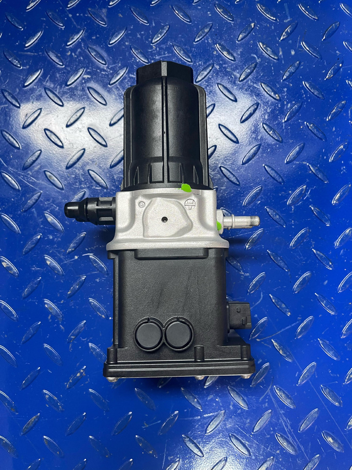 Mercedes Benz Actros MP4 Adblue Pump Euro 6 - Izplūdes sistēma - Kravas automašīna: foto 4 Mercedes Benz Actros MP4 Adblue Pump Euro 6 - Izplūdes sistēma - Kravas automašīna: foto 4
