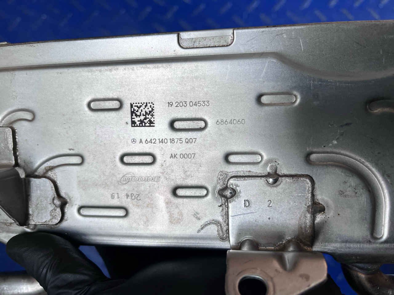 Mercedes Benz EGR Cooler A6421401875 - EGR dzesētājs: foto 3 Mercedes Benz EGR Cooler A6421401875 - EGR dzesētājs: foto 3