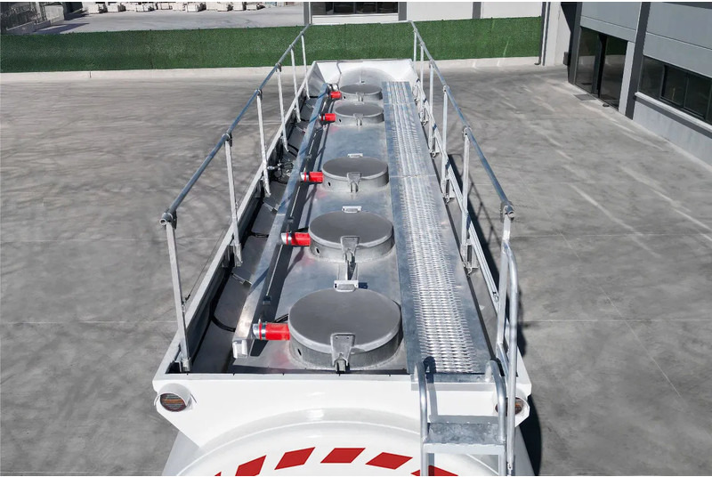 Diversen EFEMMAK Fuel tank semi-trailer 36.000 liter ADR - Puspiekabe cisterna: foto 5 Diversen EFEMMAK Fuel tank semi-trailer 36.000 liter ADR - Puspiekabe cisterna: foto 5