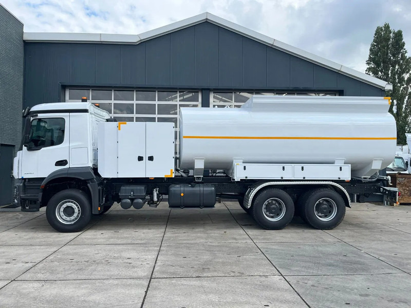 Mercedes-Benz Arocs 3340 6x4 Water Tank Truck - Autocisterna: foto 2 Mercedes-Benz Arocs 3340 6x4 Water Tank Truck - Autocisterna: foto 2