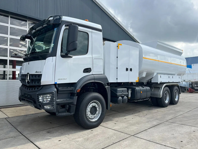 Mercedes-Benz Arocs 3340 6x6 Water Tank Truck - Autocisterna: foto 1 Mercedes-Benz Arocs 3340 6x6 Water Tank Truck - Autocisterna: foto 1