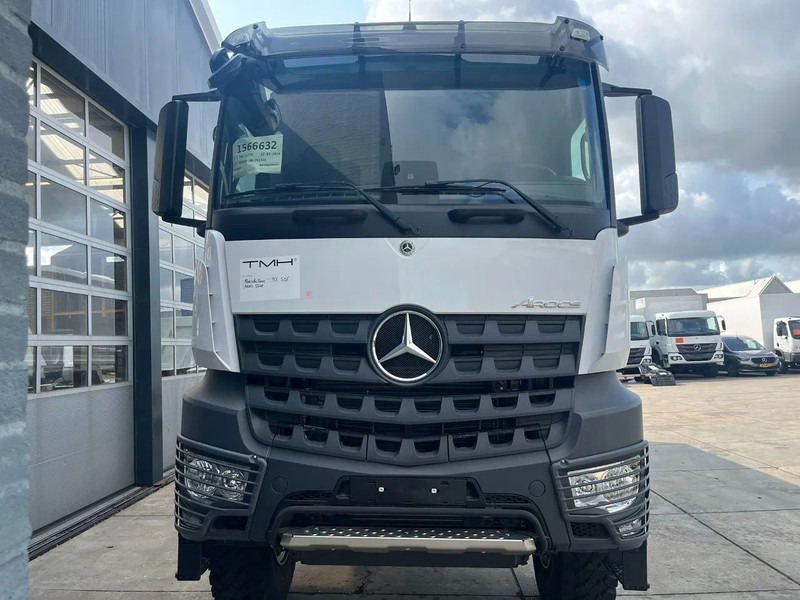 Mercedes-Benz Arocs 3340 A 6x6 Cargo Truck - Kravas automašīna ar tentu: foto 4 Mercedes-Benz Arocs 3340 A 6x6 Cargo Truck - Kravas automašīna ar tentu: foto 4