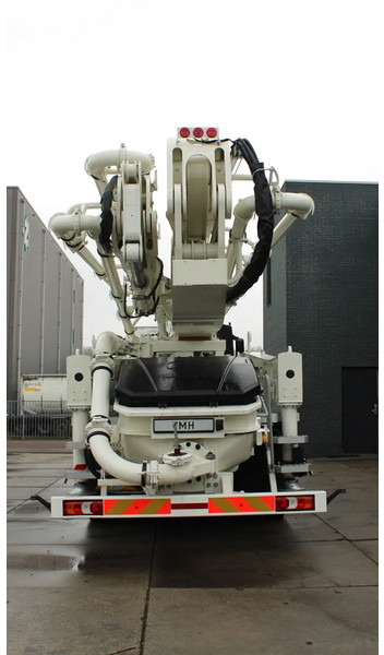 Mercedes-Benz Arocs 4140 8x4 Sany SY43 Concrete pump Build by Putzmeister - Betona sūknis: foto 4 Mercedes-Benz Arocs 4140 8x4 Sany SY43 Concrete pump Build by Putzmeister - Betona sūknis: foto 4
