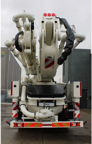 Mercedes-Benz Arocs 4840 8x4 Sany SY56 Concrete pump Build by Putzmeister - Betona sūknis: foto 4 Mercedes-Benz Arocs 4840 8x4 Sany SY56 Concrete pump Build by Putzmeister - Betona sūknis: foto 4