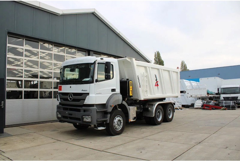 Mercedes-Benz Axor 3344 K 6x4 Tipper Truck - Kravas automašīna pašizgāzējs: foto 2 Mercedes-Benz Axor 3344 K 6x4 Tipper Truck - Kravas automašīna pašizgāzējs: foto 2