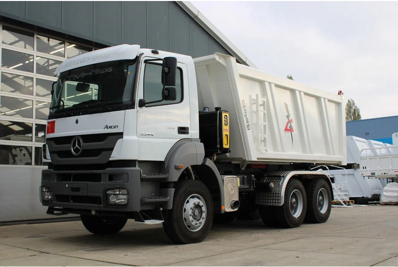 Mercedes-Benz Axor 3344 K 6x4 Tipper Truck - Kravas automašīna pašizgāzējs: foto 1 Mercedes-Benz Axor 3344 K 6x4 Tipper Truck - Kravas automašīna pašizgāzējs: foto 1