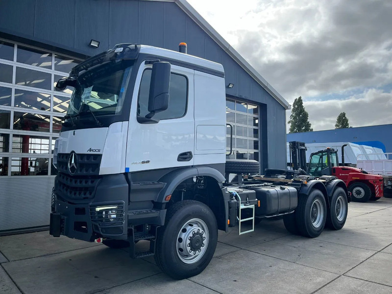 Mercedes-Benz Arocs 4058 AS 6x6 Tractor Head 180T Push Pull EURO-5 - Vilcējs: foto 1 Mercedes-Benz Arocs 4058 AS 6x6 Tractor Head 180T Push Pull EURO-5 - Vilcējs: foto 1