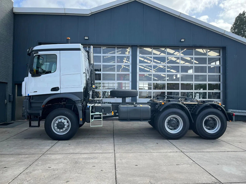 Mercedes-Benz Arocs 4058 AS 6x6 Tractor Head 180T Push Pull EURO-5 - Vilcējs: foto 2 Mercedes-Benz Arocs 4058 AS 6x6 Tractor Head 180T Push Pull EURO-5 - Vilcējs: foto 2
