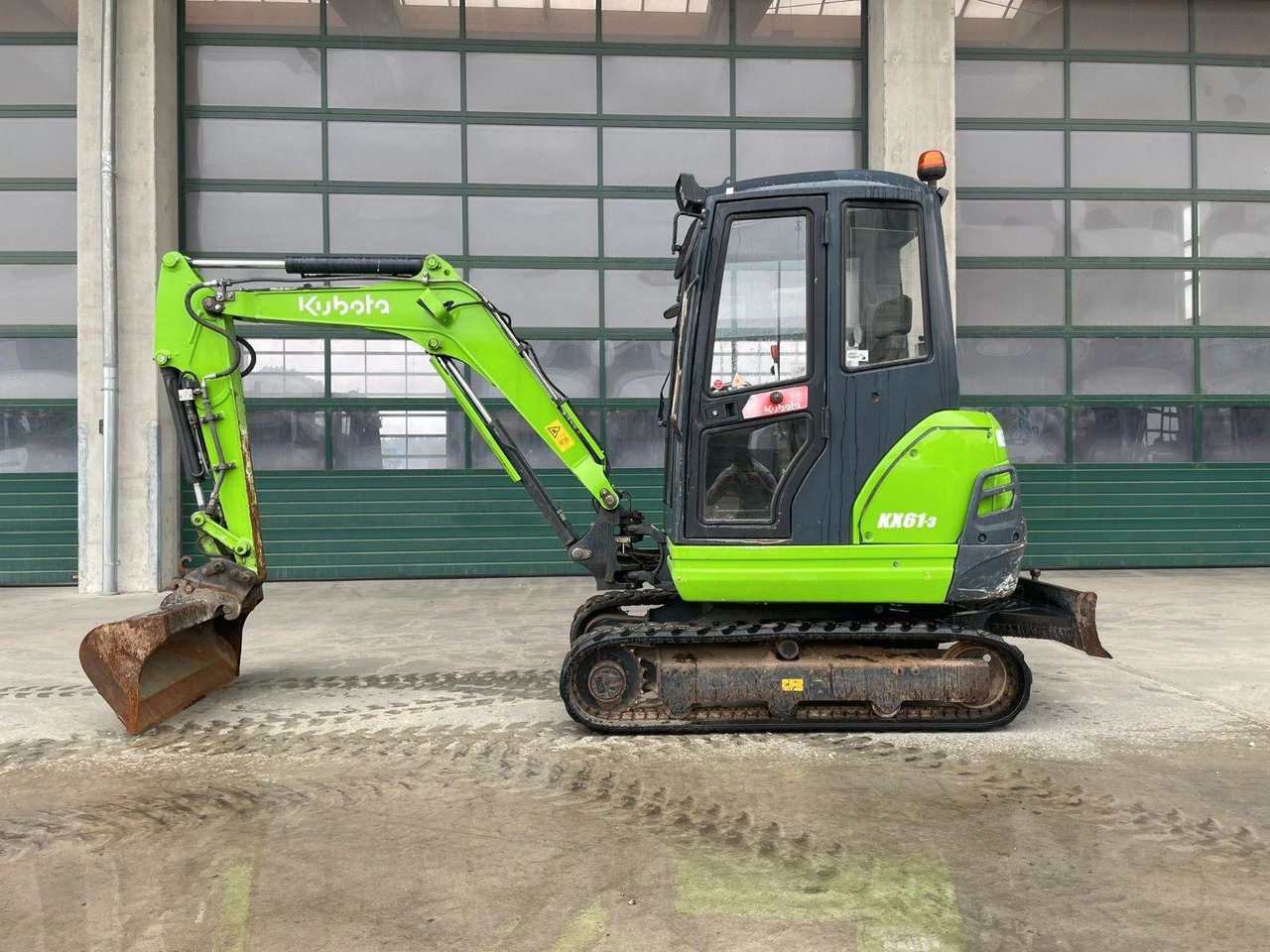 Kubota KX61-3 - Mini-ekskavators: foto 1 Kubota KX61-3 - Mini-ekskavators: foto 1
