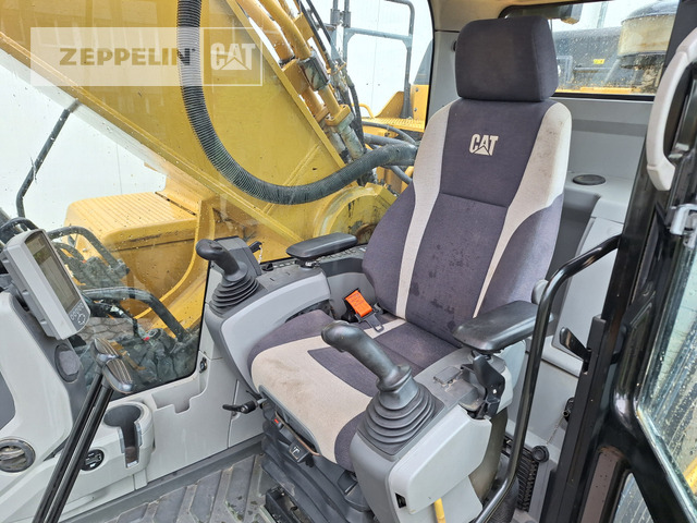 Kāpurķēžu ekskavators Cat 352FL: foto 40