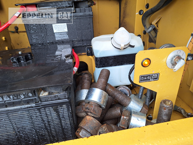 Kāpurķēžu ekskavators Cat 352FL: foto 30