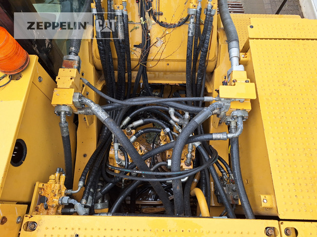 Kāpurķēžu ekskavators Cat 352FL: foto 35