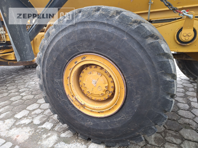 Artikulētias pašizgāzējs Cat 735B: foto 15