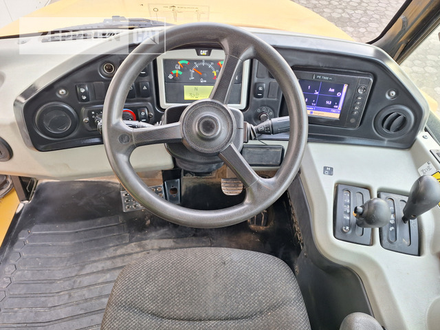 Artikulētias pašizgāzējs Cat 735B: foto 26