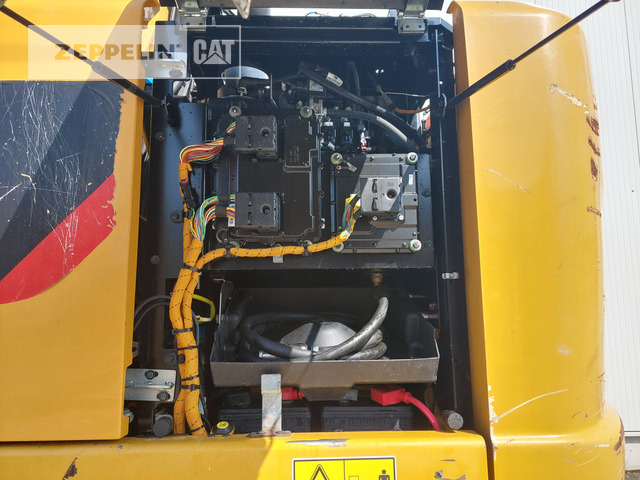 Atkritumu iekrāvējs Cat MH3024-06C: foto 24