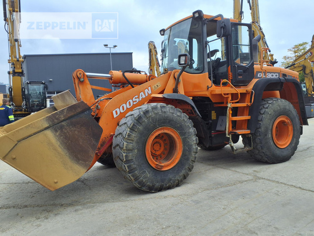 Doosan DL300 - Riteņu iekrāvējs: foto 2 Doosan DL300 - Riteņu iekrāvējs: foto 2