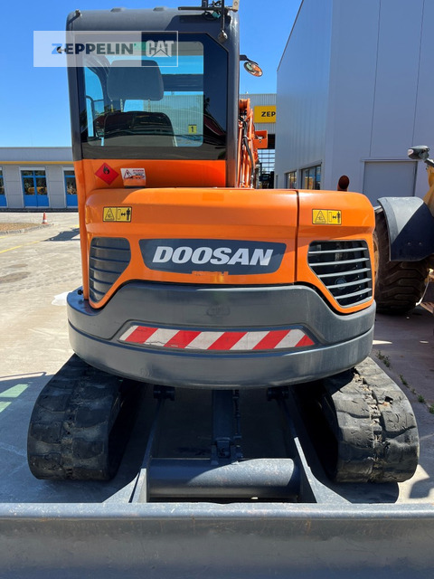Doosan DX63-3 - Mini-ekskavators: foto 2 Doosan DX63-3 - Mini-ekskavators: foto 2