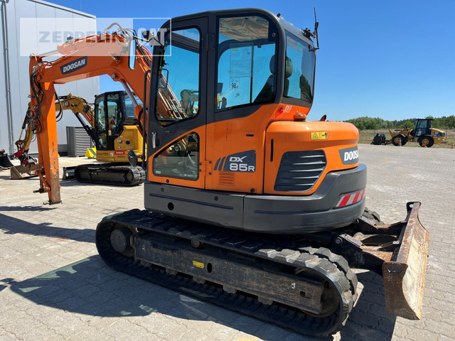 Doosan DX85R-3 - Mini-ekskavators: foto 3 Doosan DX85R-3 - Mini-ekskavators: foto 3