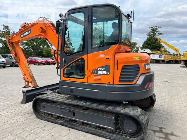 Doosan DX85R-3 - Mini-ekskavators: foto 2 Doosan DX85R-3 - Mini-ekskavators: foto 2