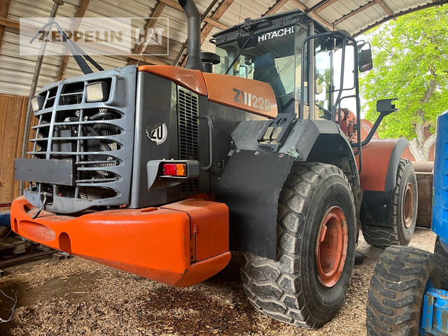 Hitachi ZW220 - Riteņu iekrāvējs: foto 3 Hitachi ZW220 - Riteņu iekrāvējs: foto 3