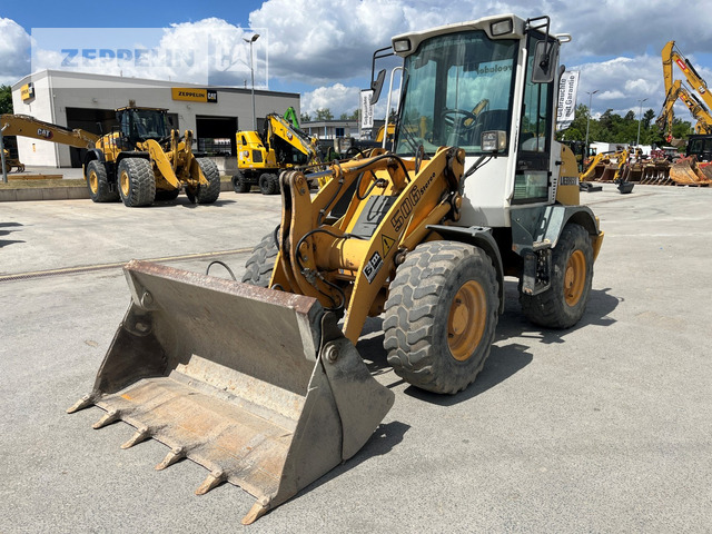 Liebherr L506 - Riteņu iekrāvējs: foto 1 Liebherr L506 - Riteņu iekrāvējs: foto 1