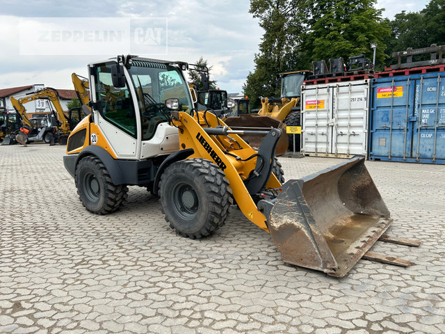Liebherr L506 - Riteņu iekrāvējs: foto 1 Liebherr L506 - Riteņu iekrāvējs: foto 1