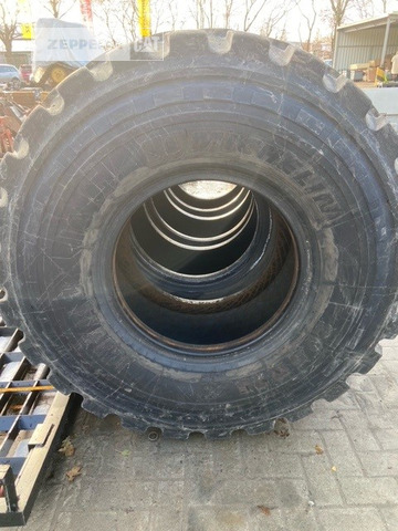 Michelin 4x 20.5R25XHA - Riepa - Celtniecības tehnika: foto 3 Michelin 4x 20.5R25XHA - Riepa - Celtniecības tehnika: foto 3