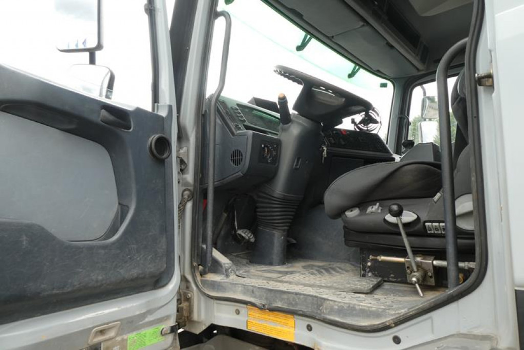 MERCEDES-BENZ Actros 3235 B 8x4 Betonmischer Stetter 9m³ -Deutsch - Kravas automašīna: foto 4 MERCEDES-BENZ Actros 3235 B 8x4 Betonmischer Stetter 9m³ -Deutsch - Kravas automašīna: foto 4