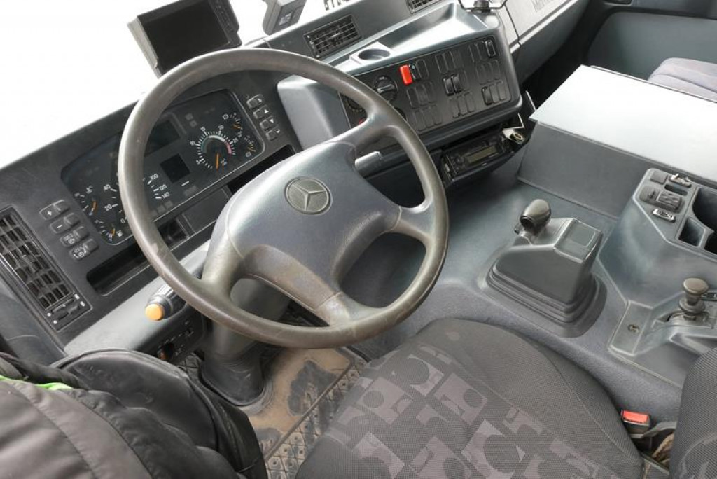 MERCEDES-BENZ Actros 3235 B 8x4 Betonmischer Stetter 9m³ -Deutsch - Kravas automašīna: foto 5 MERCEDES-BENZ Actros 3235 B 8x4 Betonmischer Stetter 9m³ -Deutsch - Kravas automašīna: foto 5