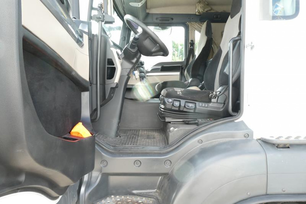 MAN TG-S 26.420 6x2 Abrollkipper - Pacēlājs ar āķi: foto 4 MAN TG-S 26.420 6x2 Abrollkipper - Pacēlājs ar āķi: foto 4