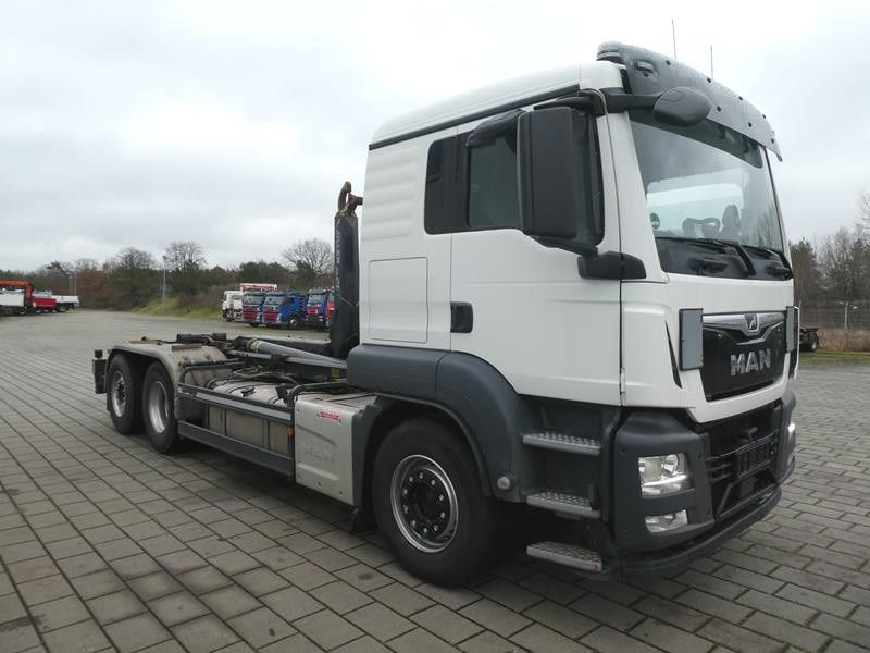 MAN TG-S 26.460 6x2-2 BL Abrollkipper Meiller, Funk - Pacēlājs ar āķi: foto 2 MAN TG-S 26.460 6x2-2 BL Abrollkipper Meiller, Funk - Pacēlājs ar āķi: foto 2