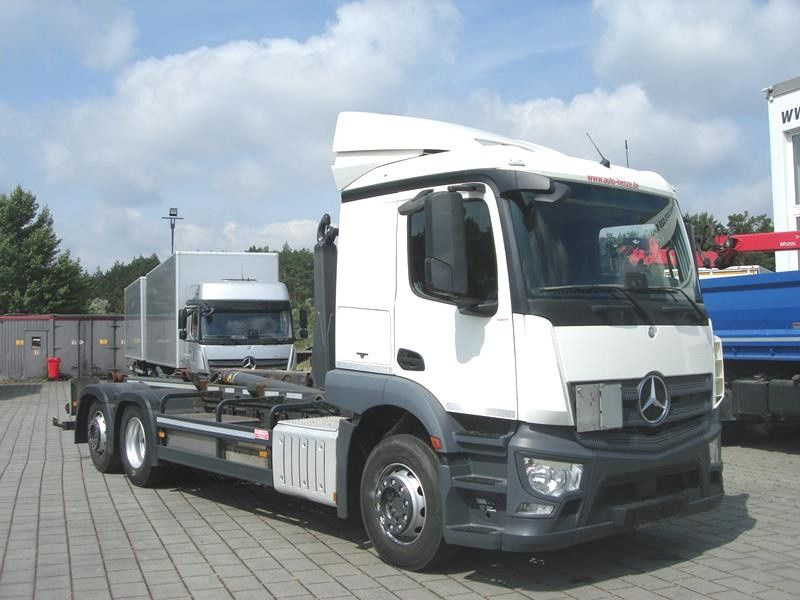 Mercedes-Benz Actros neu 2543 L 6x2 Abrollkipper Meiller Funk - Pacēlājs ar āķi: foto 2 Mercedes-Benz Actros neu 2543 L 6x2 Abrollkipper Meiller Funk - Pacēlājs ar āķi: foto 2