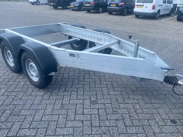 Diversen Bolle . 2 asser aanhangwagen voor kogelkoppeling 3500 kg - Piekabe šasija: foto 4 Diversen Bolle . 2 asser aanhangwagen voor kogelkoppeling 3500 kg - Piekabe šasija: foto 4