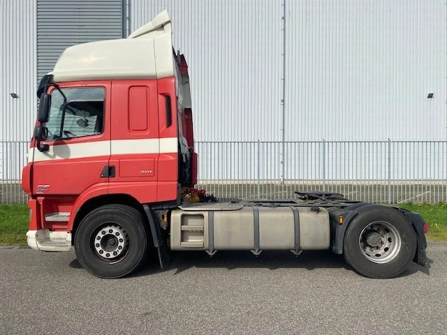 DAF CF 370 spacecab skylights - Vilcējs: foto 4 DAF CF 370 spacecab skylights - Vilcējs: foto 4