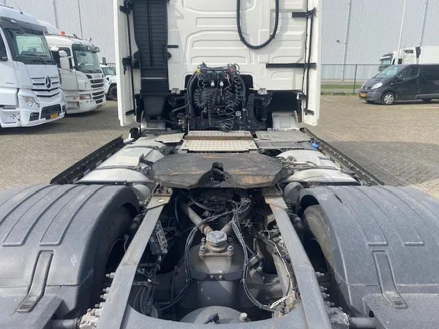 Volvo FH 13.460 XL cabine, euro 6 , full spoilered, smart tacho , new clutch ,beauty..... - Vilcējs: foto 5 Volvo FH 13.460 XL cabine, euro 6 , full spoilered, smart tacho , new clutch ,beauty..... - Vilcējs: foto 5