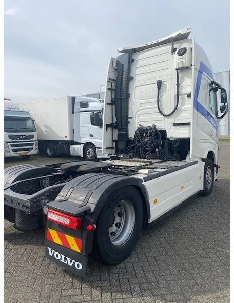 Volvo FH 13.460 XL cabine, euro 6 , full spoilered, smart tacho , new clutch ,beauty..... - Vilcējs: foto 4 Volvo FH 13.460 XL cabine, euro 6 , full spoilered, smart tacho , new clutch ,beauty..... - Vilcējs: foto 4