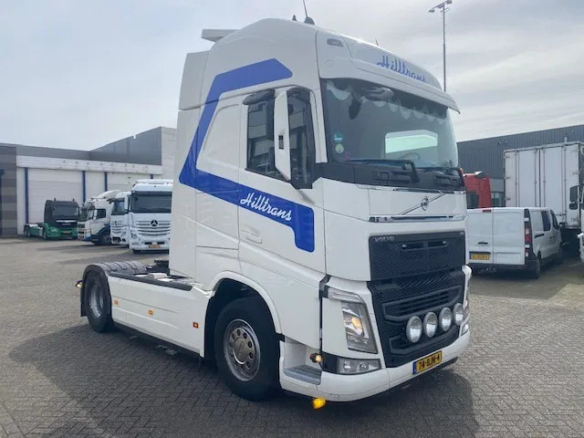 Volvo FH 13.460 XL cabine, euro 6 , full spoilered, smart tacho , new clutch ,beauty..... - Vilcējs: foto 2 Volvo FH 13.460 XL cabine, euro 6 , full spoilered, smart tacho , new clutch ,beauty..... - Vilcējs: foto 2