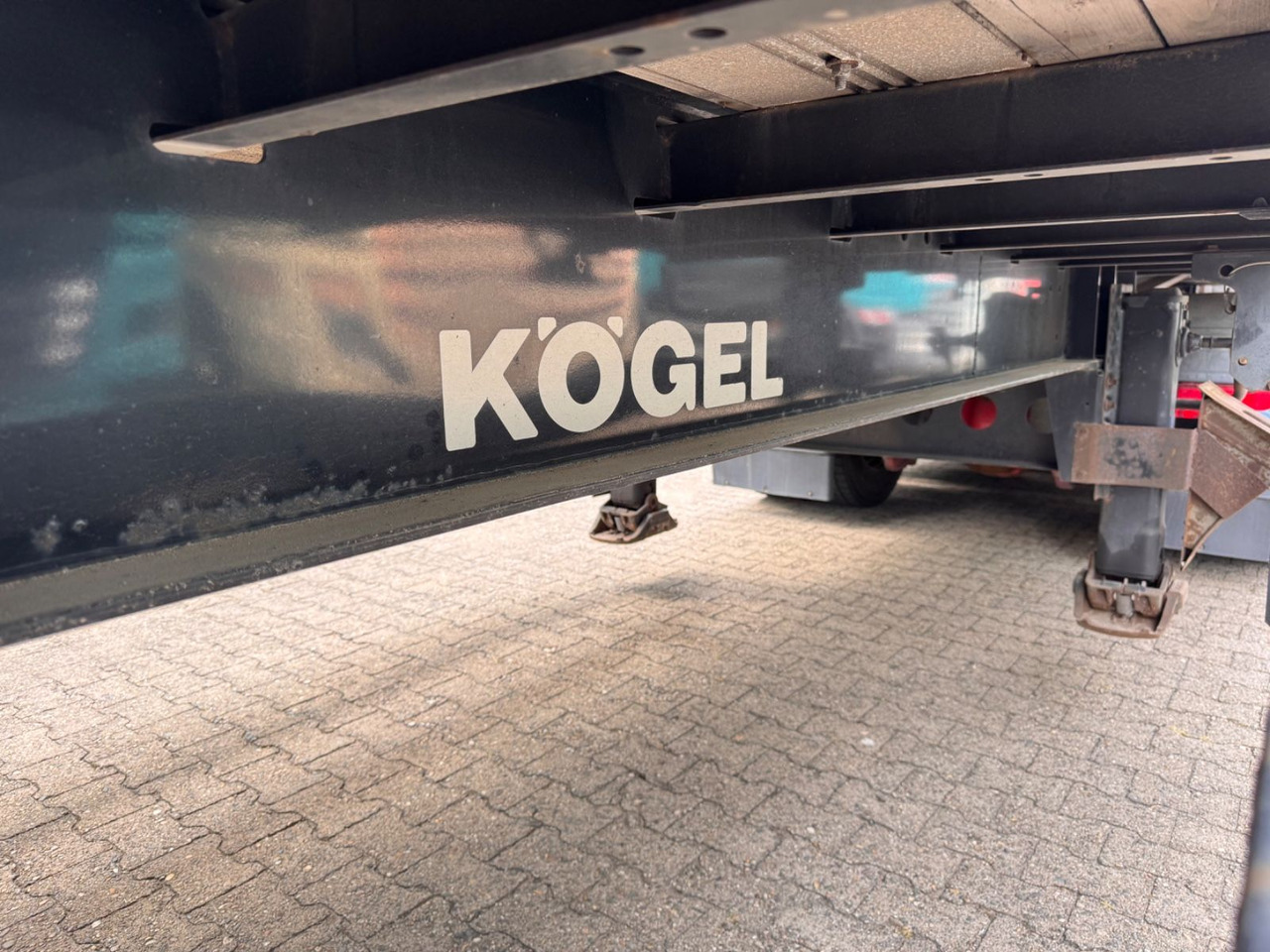 Kögel SPKH 24 Koffer 3-Achser līzingu Kögel SPKH 24 Koffer 3-Achser: foto 9 Kögel SPKH 24 Koffer 3-Achser līzingu Kögel SPKH 24 Koffer 3-Achser: foto 9