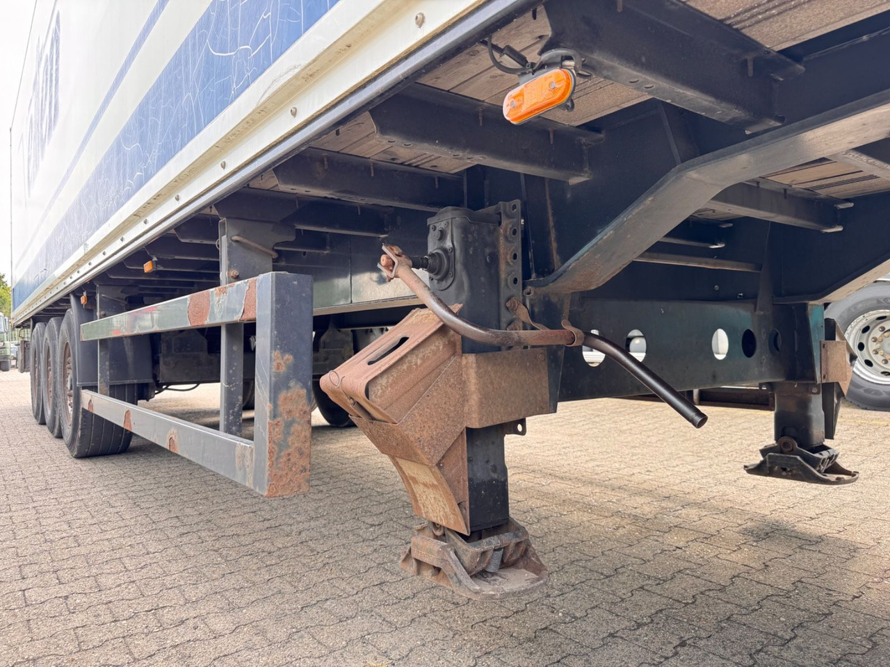 Kögel SPKH 24 Koffer 3-Achser līzingu Kögel SPKH 24 Koffer 3-Achser: foto 11 Kögel SPKH 24 Koffer 3-Achser līzingu Kögel SPKH 24 Koffer 3-Achser: foto 11