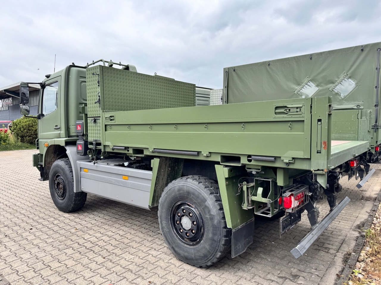 Mercedes-Benz 1018 Atego 4x4 Allrad Miltär Camper - Automašīna ar kravas platformu: foto 3 Mercedes-Benz 1018 Atego 4x4 Allrad Miltär Camper - Automašīna ar kravas platformu: foto 3