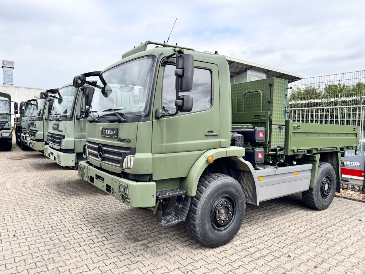 Mercedes-Benz 1018 Atego 4x4 Allrad Miltär Camper - Automašīna ar kravas platformu: foto 1 Mercedes-Benz 1018 Atego 4x4 Allrad Miltär Camper - Automašīna ar kravas platformu: foto 1