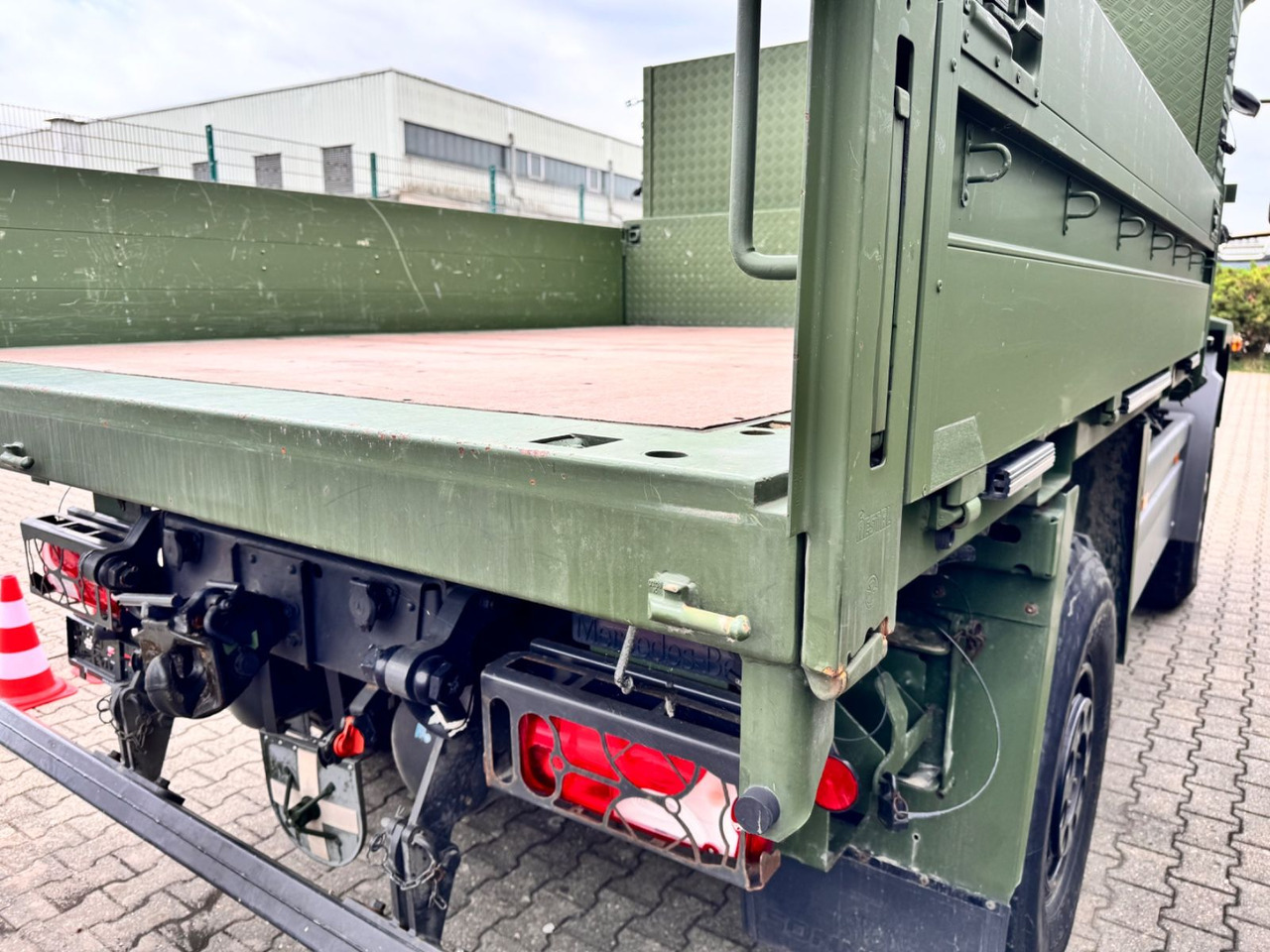 Mercedes-Benz 1018 Atego 4x4 Allrad Miltär Camper - Automašīna ar kravas platformu: foto 5 Mercedes-Benz 1018 Atego 4x4 Allrad Miltär Camper - Automašīna ar kravas platformu: foto 5