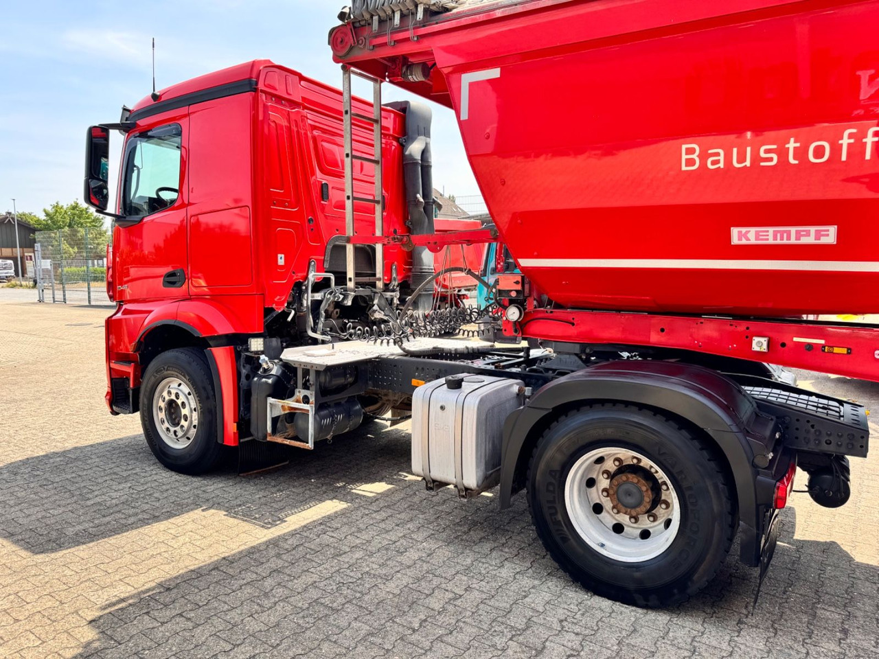 Mercedes-Benz 1846 Actros LS Kipphydraulik Alcoa - Vilcējs: foto 3 Mercedes-Benz 1846 Actros LS Kipphydraulik Alcoa - Vilcējs: foto 3
