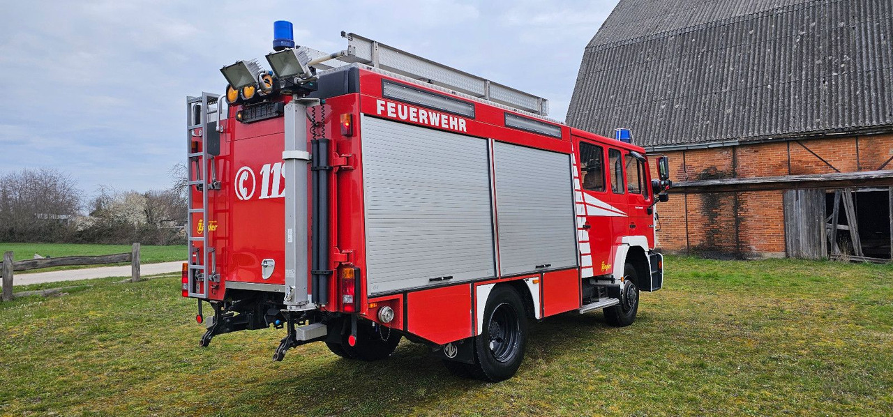 MAN Feuerwehr Löschfahrzeug 14.264 Autobomba - Kravas automašīna: foto 4 MAN Feuerwehr Löschfahrzeug 14.264 Autobomba - Kravas automašīna: foto 4
