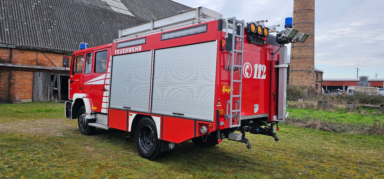 MAN Feuerwehr Löschfahrzeug 14.264 Autobomba - Kravas automašīna: foto 3 MAN Feuerwehr Löschfahrzeug 14.264 Autobomba - Kravas automašīna: foto 3