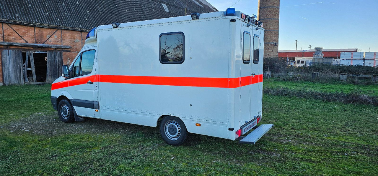 Volkswagen Crafter ELW Rettungswagen Camper Van - Ātrās palīdzības mašīna: foto 4 Volkswagen Crafter ELW Rettungswagen Camper Van - Ātrās palīdzības mašīna: foto 4