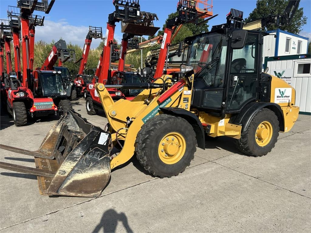 CAT 906 (9145) - Mini iekrāvējs: foto 2 CAT 906 (9145) - Mini iekrāvējs: foto 2