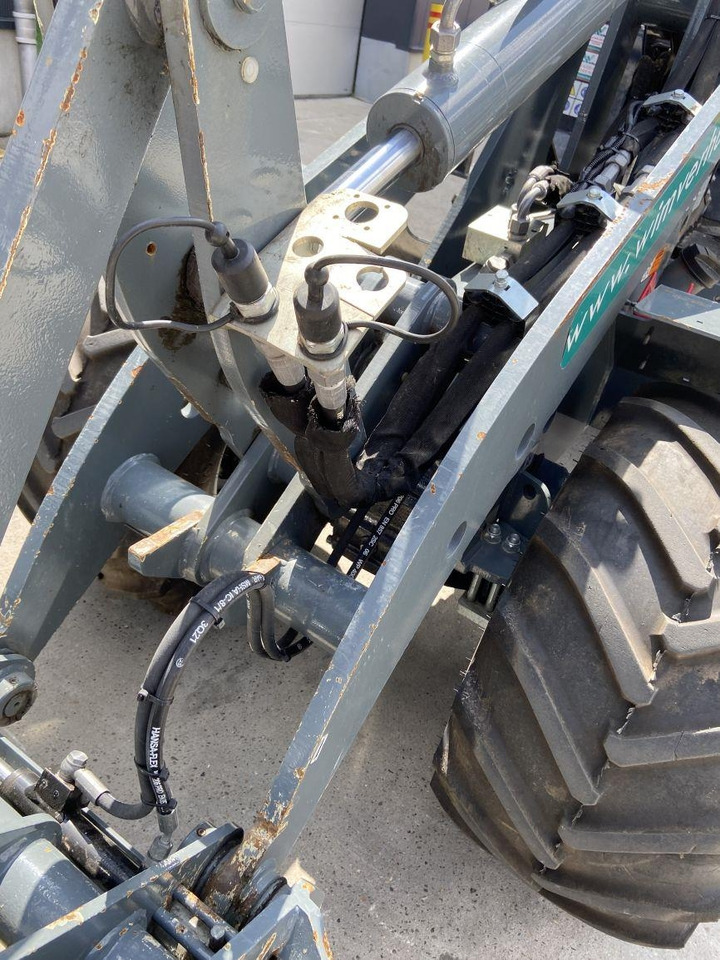 Mini iekrāvējs GiANT G2700 Xtra HD (6436): foto 9 Mini iekrāvējs GiANT G2700 Xtra HD (6436): foto 9