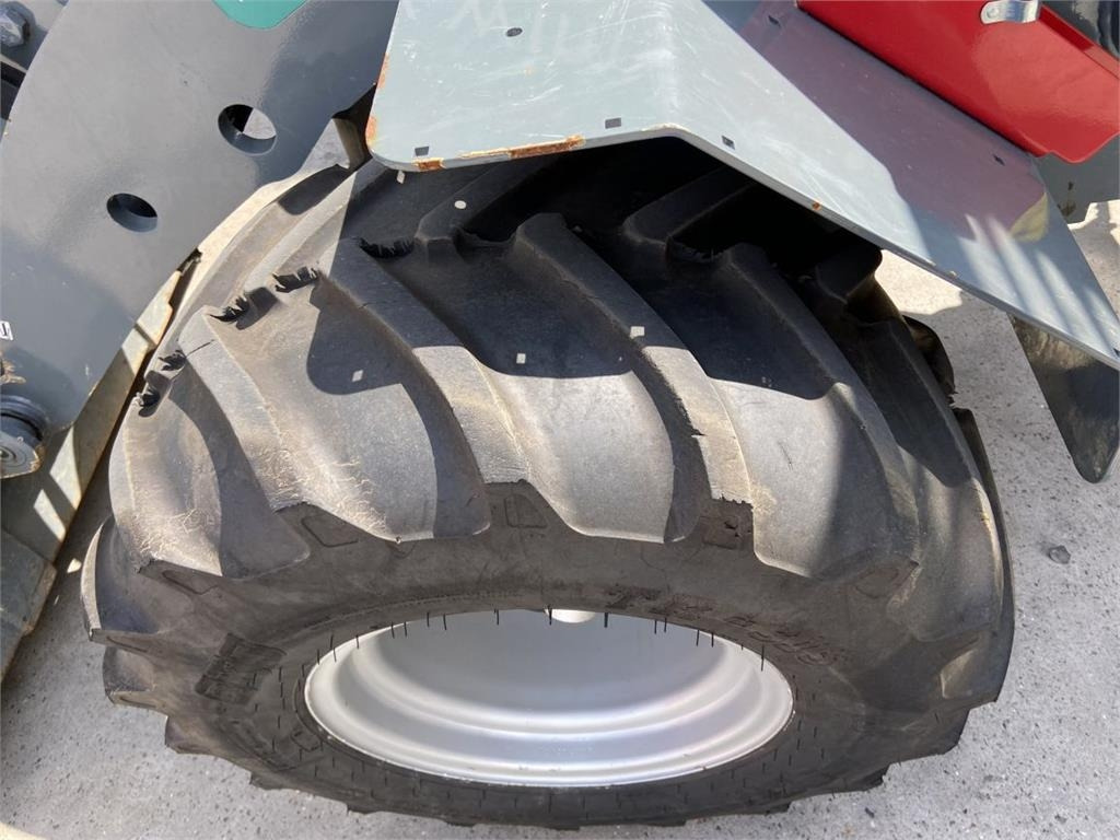 Mini iekrāvējs GiANT G2700 Xtra HD (6436): foto 6 Mini iekrāvējs GiANT G2700 Xtra HD (6436): foto 6