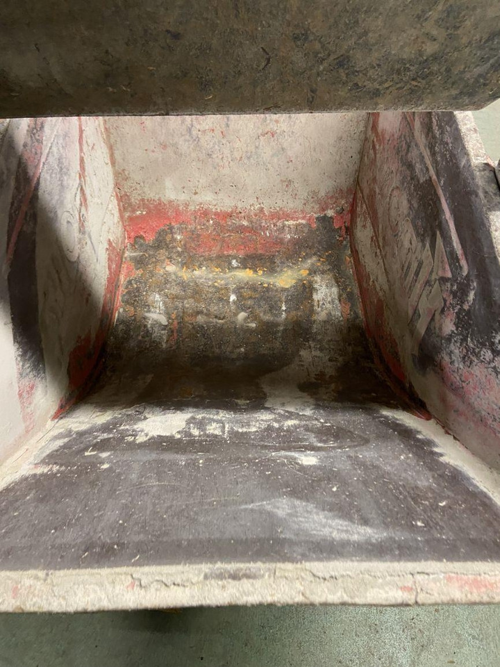 Hinowa HS1102 (4350) - Mini pašizgāzējs: foto 2 Hinowa HS1102 (4350) - Mini pašizgāzējs: foto 2